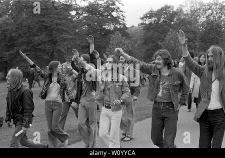 Gay Liberation Front degli anni settanta hanno dimostrato contro il Festival nazionale della luce. Il Festival della luce era un cristiano movimento di protesta contro gli inglesi la cosiddetta società permissiva Hyde Park Londra settembre 1971 70S UK HOMER SYKES Foto Stock