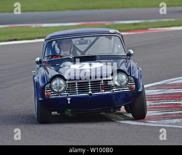 Alan Ross-Jones, Daniel Ross-Jones, Triumph TR4, GT & Sports Car Cup, Pre-66 vetture GT, Pre-63 auto sportive, Donington storica festa, maggio 2019, motore Foto Stock