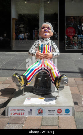 Oor Billy, un tributo a Billy Connolly da Robert Stevenson come parte del Oor Wullie grosso secchio Trail 2019, a Buchanan Street, Glasgow, Scozia, Foto Stock