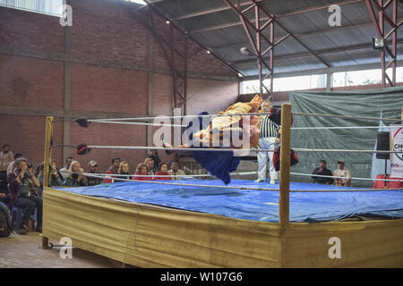 Cholita wrestling (Lucha Libre) a La Paz, in Bolivia Foto Stock
