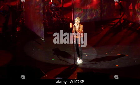 Los Angeles, California, STATI UNITI D'AMERICA 25 giugno 2019 Il cantautore Dido esegue in concerto sul suo 'Still sulla mia mente " tour il 25 giugno 2019 presso il Wiltern di Los Angeles, California, USA. Foto di Barry re/Alamy Stock Photo Foto Stock