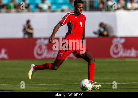 Charlotte, NC, Stati Uniti d'America. Il 23 giugno, 2019. Cuba avanti Maykel Reyes (9) durante il 2019 Gold Cup match presso la Bank of America Stadium di Charlotte, NC. (Scott Kinser) Credito: csm/Alamy Live News Foto Stock