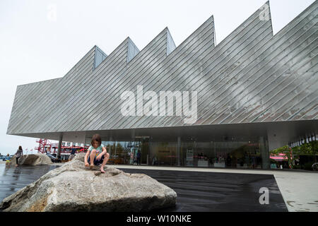 NORTH VANCOUVER, BC, CANADA - 9 GIUGNO 2019: La nuovissima Polygon Art Gallery nei pressi di Lonsdale Quay. Foto Stock