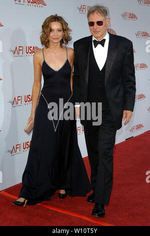 Calista Flockhart e Harrison Ford alla trentatreesima AFI Life Achievement Award: un omaggio a George Lucas ha tenuto presso il Kodak Theatre di Hollywood, CA. L'evento ha avuto luogo giovedì 9 giugno, 2005. Foto di: SBM / PictureLux - Tutti i diritti riservati - Riferimento File # 33790-5877SBMPLX Foto Stock