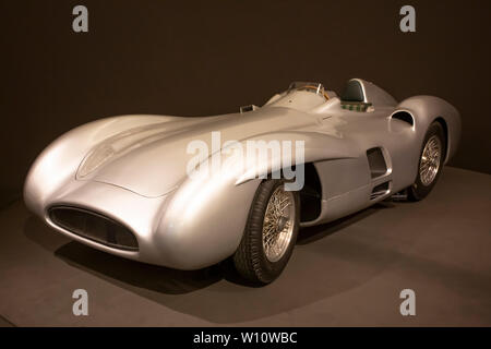 Anni Cinquanta il futuristico Mercedes Freccia d'argento Grand Prix Racing vettura guidata da legend Stirling Moss.La velocità massima di 300 km/h da 2,5 litri a 8 cilindri del motore. Foto Stock