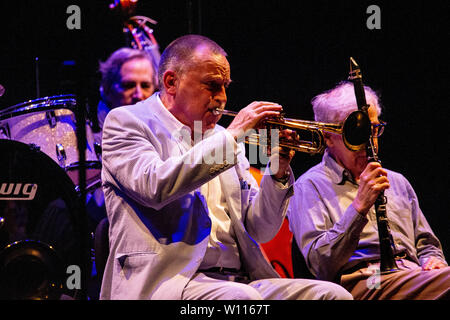 Milano 29 giugno 2019 live a Woody Allen & The Eddy Davis New Orleans jazz band in esecuzione al Teatro degli Arcimboldi Milano © Roberto Finizio / A Foto Stock