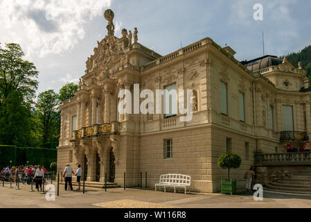 Linderhof Palace è un hotel Schloss in Germania, nel sud-ovest della Baviera vicino a Ettal Abbey Foto Stock