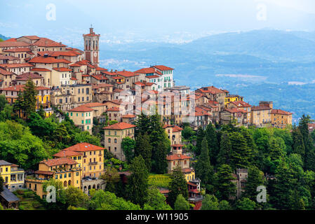 Sacro Monte di Varese, Lombardia, Italia, è un famoso santuario crhistian ed è elencato come patrimonio mondiale della cultura sito Patrimonio dell'umanità. Foto Stock