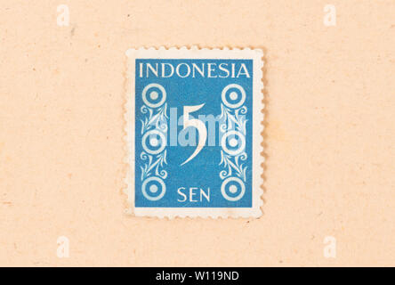 INDONESIA - circa 1960: un timbro stampato in Indonesia indica il valore, circa 1960 Foto Stock