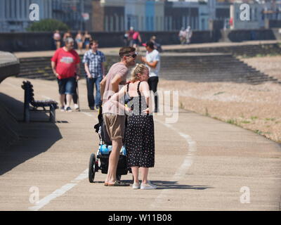 Sheerness, Kent, Regno Unito. Il 29 giugno, 2019. Regno Unito Meteo: un soleggiato e caldo giorno in Sheerness, Kent. Credito: James Bell/Alamy Live News Foto Stock