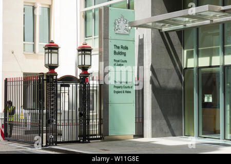 Ingresso a rotoli edificio, Royal Courts of Justice, Business e proprietà tribunali di Inghilterra e Galles, Fetter Lane, London, Regno Unito Foto Stock