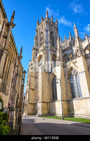 La York Minster in Inghilterra in una giornata di sole Foto Stock