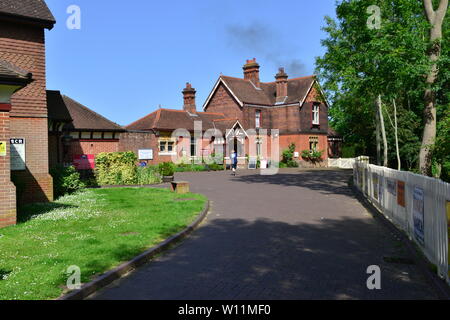 Sheffield Park stazione sulla ferrovia Bluebell. Foto Stock