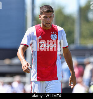 OLDENZAAL, 29-06-2019, Stadio Vondersweijde, stagione 2019 / 2020, olandese Friendly, Ajax player Lisandro Magallan durante la partita Ajax - Aalborg BK. Foto Stock