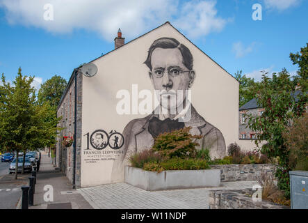 La Francis Ledwidge murale di Ciaran Dunlevy in Slane County Meath, Irlanda. Foto Stock