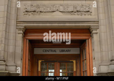 La Biblioteca centrale di Edimburgo Centro storico inaugurato nel 1890, finanziato da filantropo Andrew Carnegie. Foto Stock