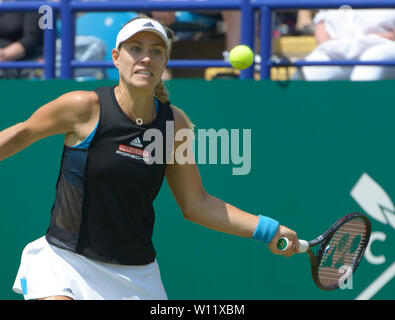 Angelique Kerber (GER) loslosing nel finale della natura Valle internazionali di tennis in Devonshire Park, Eastbourne, Regno Unito. Il 29 giugno, 2019. Foto Stock