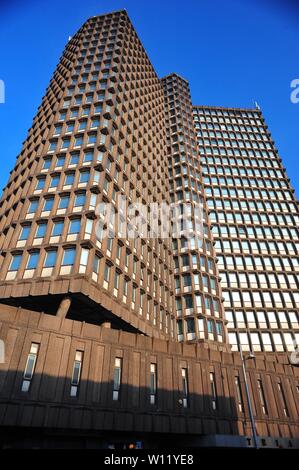 Immagini di Bootle edifici. Il Municipio,la Chiesa di Cristo e la triade edificio Plus St Chads Chiesa Kirkby e Huyton Chiesa Parrocchiale Huyton. Foto Stock