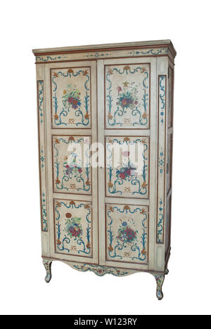 Armadio antico. Dipinto a mano pezzo di arredamento. Il vecchio gabinetto francese. Vintage credenza spagnolo isolato su bianco. Cina antica chiusa accorata Foto Stock