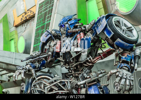 Singapore-09 SEP 2017:trasformatori primo robot di metallo figura display in studio universal Foto Stock