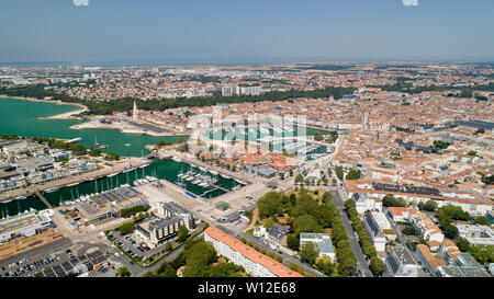 La fotografia aerea di La Rochelle città in Charente Maritime
