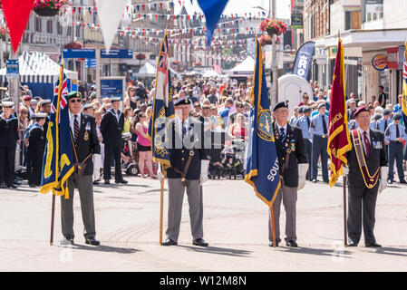 Forze armate Giornata commemorativa AFD ricordo militare evento in High Street, Southend on Sea, Essex, Regno Unito. British. Alfieri Foto Stock