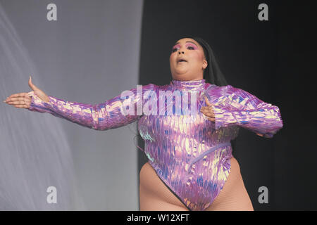 Pilton, Somerset, Regno Unito. Il 29 giugno 2019. Lizzo di eseguire sul palco del festival di Glastonbury, Somerset Credito: Alba Fletcher-Park/Alamy Live News Foto Stock