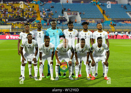 Ismailia, Egitto. Il 29 giugno, 2019. I giocatori del Ghana line up prima del 2019 Africa Coppa delle Nazioni Gruppo F match tra Camerun e Ghana in Ismailia, Egitto, il 29 giugno 2019. La partita si è conclusa con un 0-0. Credito: Li Yan/Xinhua/Alamy Live News Foto Stock