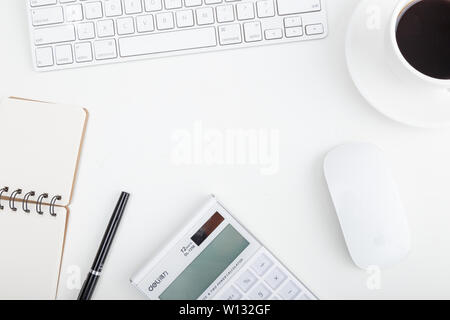 La creativa combinazione di forniture per ufficio Foto Stock