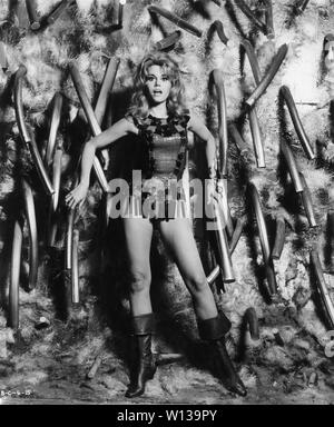 JANE FONDA come BARBARELLA 1968 Direttore Roger Vadim autore Jean-Claude Forest Marianne Productions / Dino De Laurentiis Cinematografica / Paramount Pictures Foto Stock