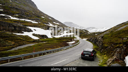 Roadtrip attraverso la Norvegia. Fotografia scattata vicino dal Djupevatn. Foto Stock