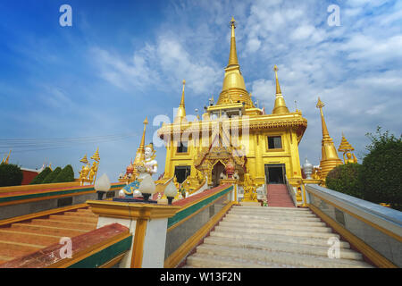 La famosa Pagoda Prachulamanee in Wat Khiriwong, Nakhon Sawan Provincia, Thailandia. Foto Stock