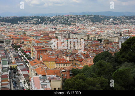 Bella città vecchia - Vieille Ville - Visto da colline du Château (Castle Hill) di Nizza, Francia Foto Stock