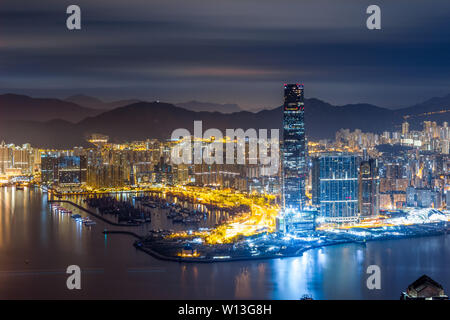 Vista notturna della città di Hong Kong Foto Stock