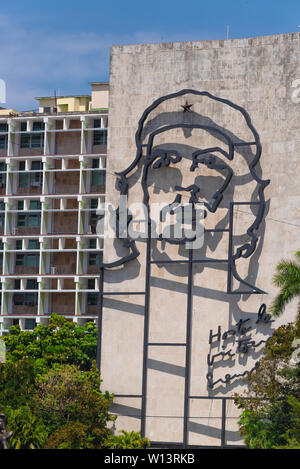 Che Guevara in metallo dell immagine sul ministero degli Interni Edificio, Plaza de la Revolucion, Havana, Cuba, Caraibi Foto Stock