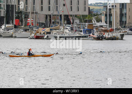 Belfast, Irlanda del Nord, Regno Unito. Il 30 giugno 2019. Il Titanic Triathlon è stato tenuto a Belfast questa mattina intorno e nel quartiere di Titanic a Belfast Harbour. Credit:David Hunter/Alamy Live News. Foto Stock