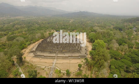Vista aerea buddist tempio Borobudur complesso in Yogjakarta Java, Indonesia. attrazione turistica, Patrimonio Mondiale dell Unesco. Il Candi Borobudur Foto Stock