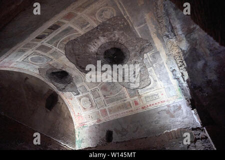 Domus Aurea dell'Imperatore Nerone luogo d'oro attualmente in fase di scavo la metropolitana vicino al Colosseo a Roma Foto Stock