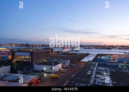 Amsterdam north skyline serale sul fiume 't IJ nei Paesi Bassi Foto Stock