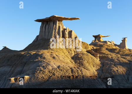 Le ali rock formazione in Bisti/De-Na-Zin Wilderness Area, Nuovo Messico, STATI UNITI D'AMERICA Foto Stock