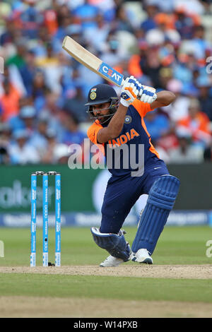 Edgbaston, Birmingham, Regno Unito. Il 30 giugno, 2019. ICC di Coppa del Mondo di cricket, tra Inghilterra e India; Rohit Sharma hits per quattro piste Credito: Azione Sport Plus/Alamy Live News Foto Stock