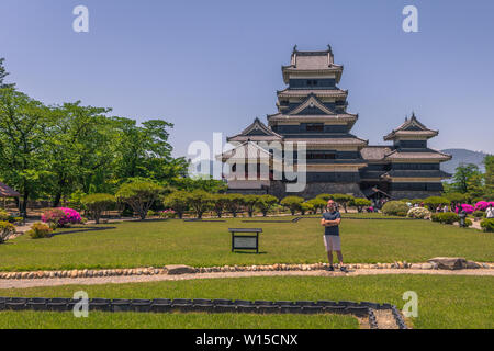 Matsumoto - 25 Maggio 2019: vista frontale del castello di Matsumoto, Giappone Foto Stock