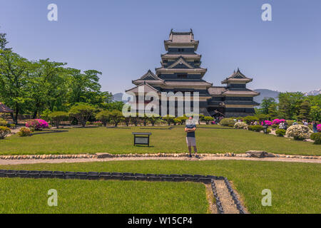 Matsumoto - 25 Maggio 2019: vista frontale del castello di Matsumoto, Giappone Foto Stock