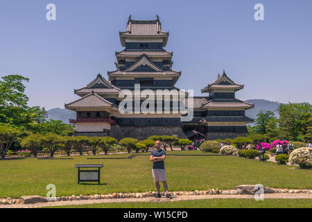 Matsumoto - 25 Maggio 2019: vista frontale del castello di Matsumoto, Giappone Foto Stock