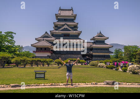 Matsumoto - 25 Maggio 2019: vista frontale del castello di Matsumoto, Giappone Foto Stock