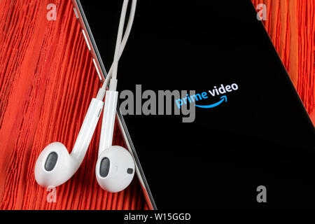 A Helsinki, Finlandia, 4 Maggio 2019: Amazon Video icona applicazione su Apple iPhone schermo X close-up. Amazon PrimeVideo icona app. La perfezione del Amazon applic Foto Stock