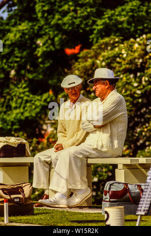 Nuova Zelanda, Isola del nord, Rotorua. I giocatori anziani a Rotorua bowling club. Lawn Bowls. Fotografia scattata da novembre 1989. Foto: © Simon Grosset. Archivio: HO Foto Stock