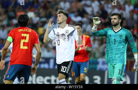 Udine, Italien. Il 30 giugno, 2019. frustrato dopo vertaner possibilità: Luca Waldschmidt (Germania)/m tra Gesù Vallejo (Spagna)/l. e il portiere Antonio Sivera (Spagna). GES/calcio/U21 Euro finale: Spagna - Germania, 30.06.2019 Calcetto: Euro sotto 21 finale: Spagna vs Germania, Udine, Giugno 30, 2019 | Utilizzo di credito in tutto il mondo: dpa/Alamy Live News Foto Stock