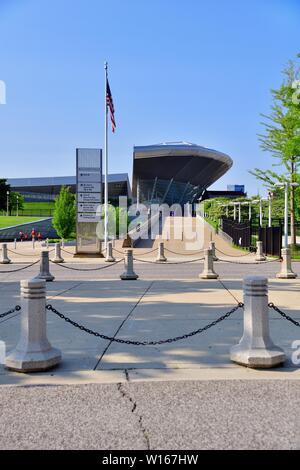 Chicago, Illinois, Stati Uniti d'America. Un modo di ingresso sul lato nord di Soldier Field, casa dei Chicago Bears di NFL. Foto Stock