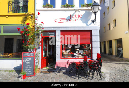 Il tradizionale e accogliente caffetteria fiamminga Jetje situato nel centro storico di Ghent, in Belgio. Foto Stock